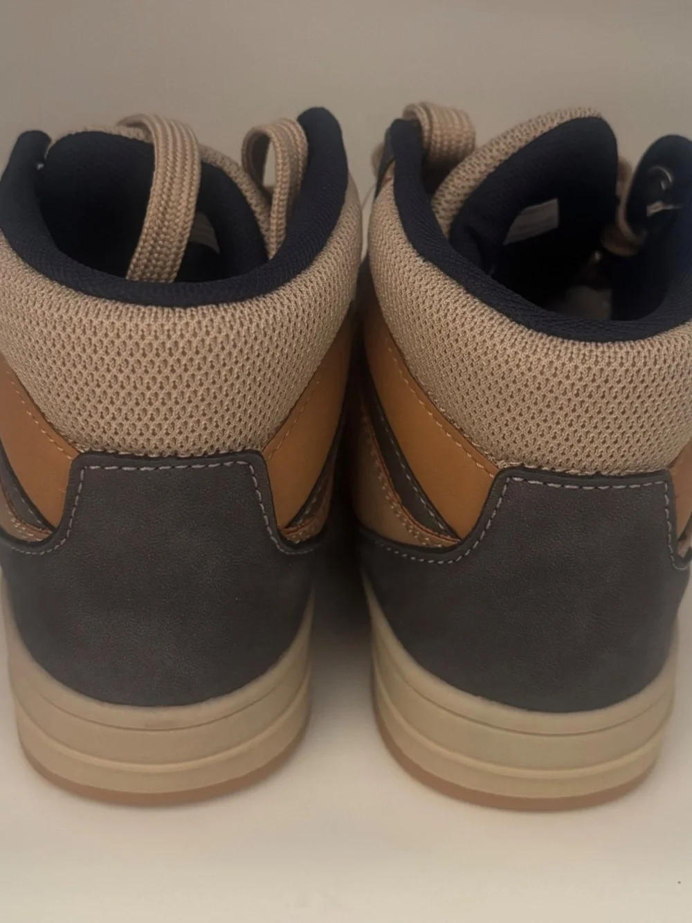 Falls Creek Boys High Top Shoe Size 13 Medium